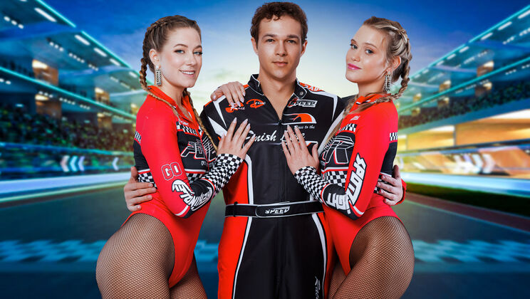 [StepSiblings] - Blonde Lesbian Duo Chloe & River in Pantyless Pussy Rubbing - River Lynn - Jayden Marcos - Chloe Rose