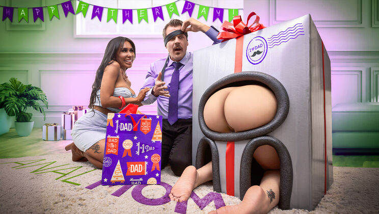 Smart Sluts Spit and Swap: Double Blowjob for a Lucky Dad